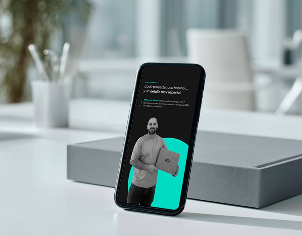 AM Costa Blanca launches its new multilingual real estate website with Mediaelx… and receives its Surprise Box!